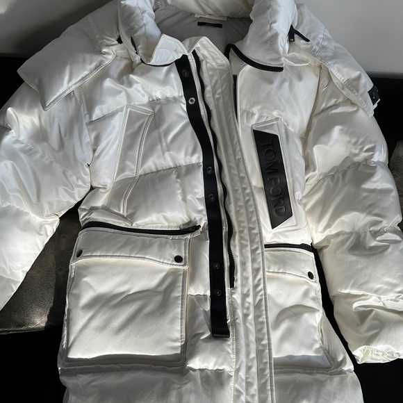 Tom Ford Men's Long Puffer Coat with Contrast Trim SIZE 50 - Picture 4 of 16